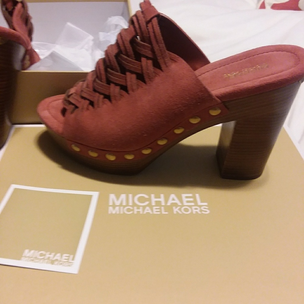 MICHAEL KORS cinnamon mules